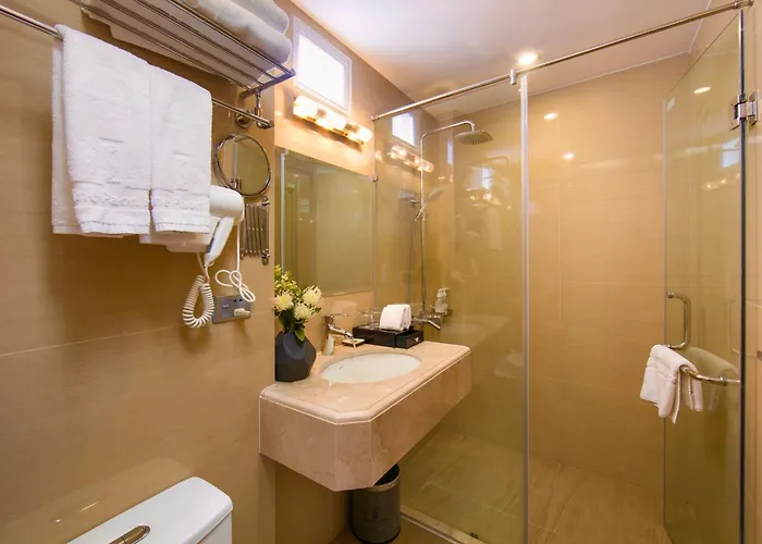 Hanoi Paon Hotel Spa & Sky Bar